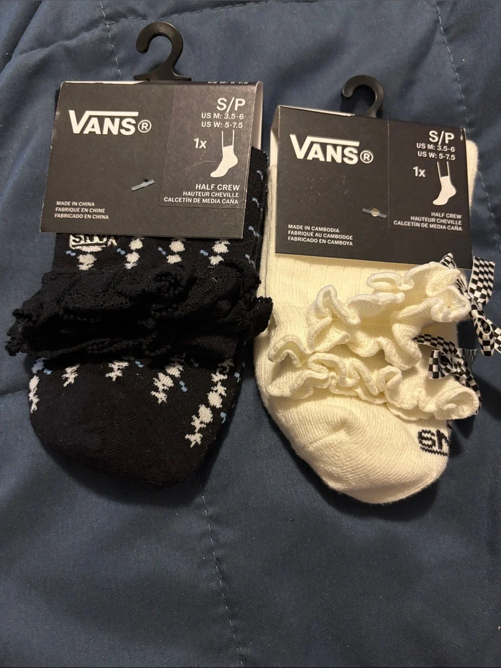 Girls vans half crew socks size 3.5-6
